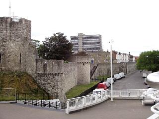 Arundel Tower, spur work and west town wall, 21.6.09,  © I Peckham