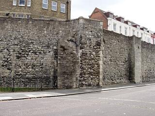 Garderobe Tower, castle buttress and town wall, Western Esplanade, 21.6.09,  © I Peckham