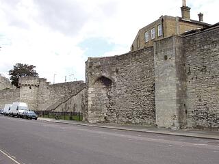 Catchcold Tower, Garderobe Tower, castle buttress and town wall, Western Esplanade, 21.6.09,  © I Peckham