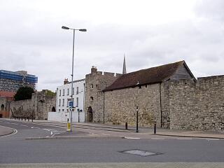 Westgate and town wall, Western Esplanade, 30/8/09,  © I Peckham