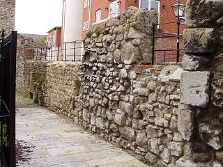 Town wall between Dovecote Tower and Friary Gate, Lower Canal Walk, 6/9/09,  © I Peckham