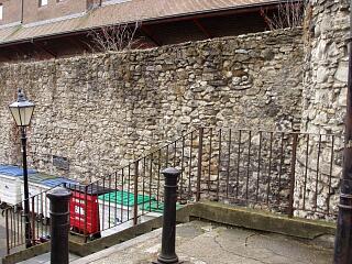 Town wall east of Bargate, York Walk, 31/8/09,  © I Peckham